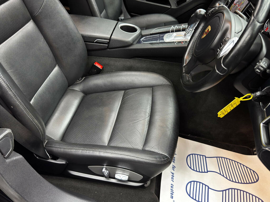 Porsche Panamera Platinum Edition D V6 Tiptronic 5-Door White #13