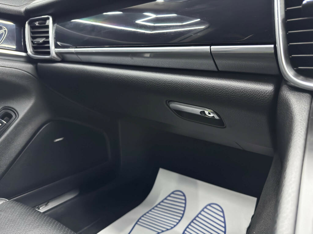 Porsche Panamera Platinum Edition D V6 Tiptronic 5-Door White #36