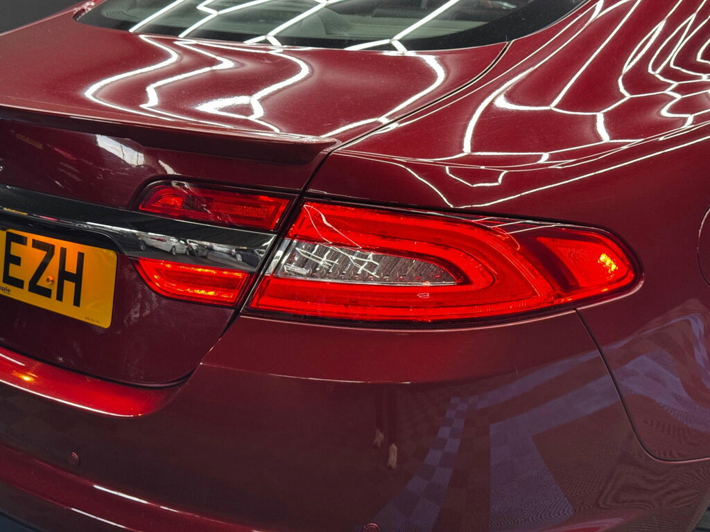Jaguar XF 3.0 D V6 S Luxury 275 Bhp White #43