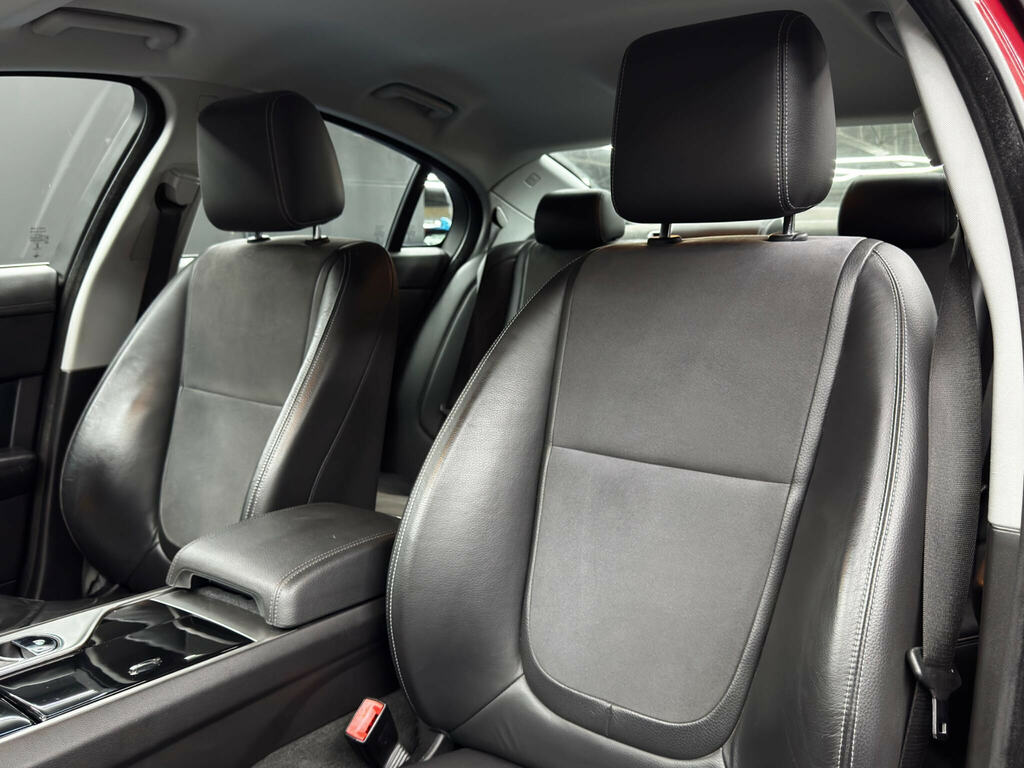 Jaguar XF 3.0 D V6 S Luxury 275 Bhp White #14