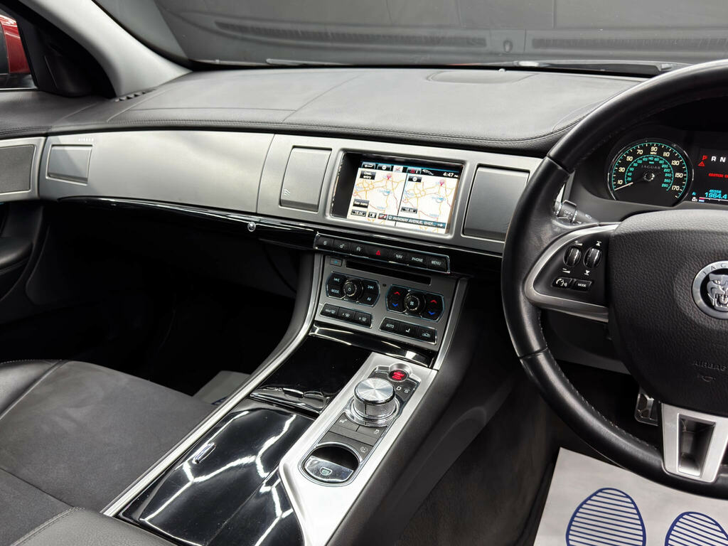 Jaguar XF 3.0 D V6 S Luxury 275 Bhp White #23