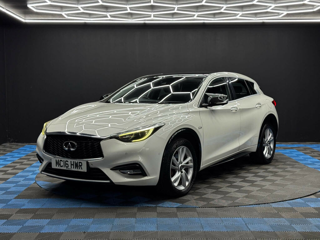 Infiniti Q30 2.2D Premium Dct Euro 6 Ss White #3