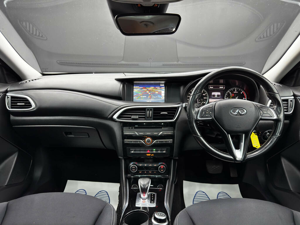 Infiniti Q30 1.5D City Black Edition 2016 Grey #10