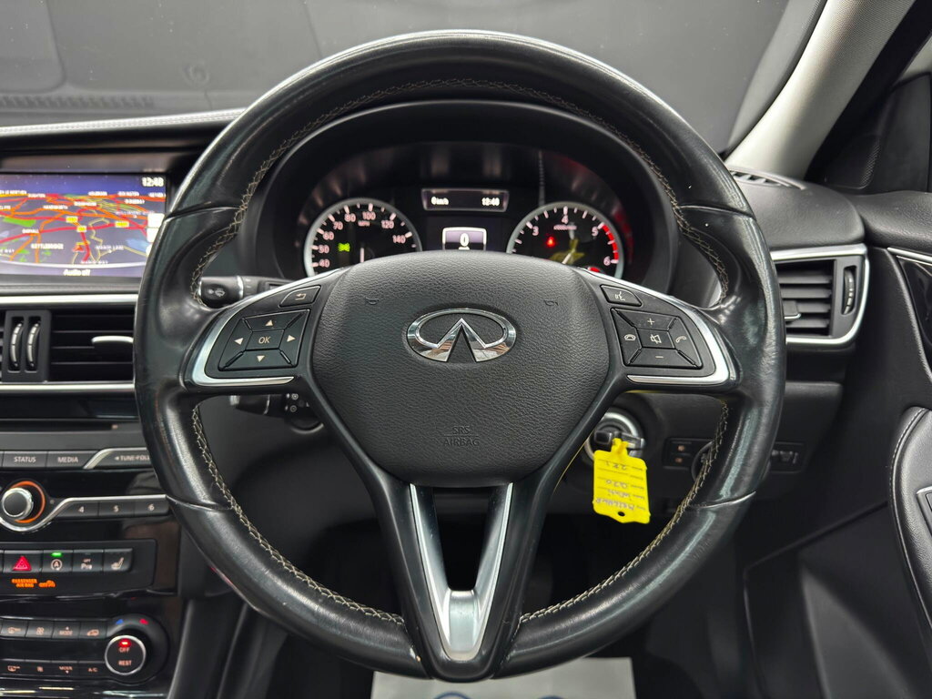 Infiniti Q30 1.5D City Black Edition 2016 Grey #18