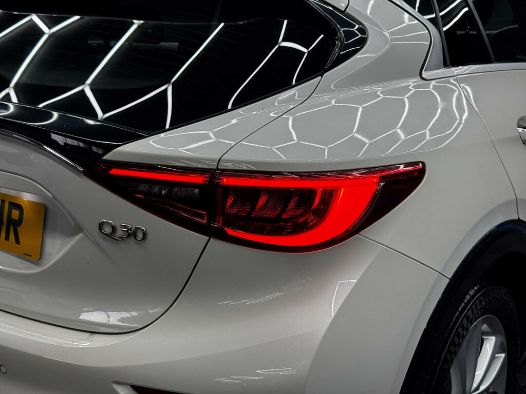 Infiniti Q30 1.5D City Black Edition 2016 Grey #41
