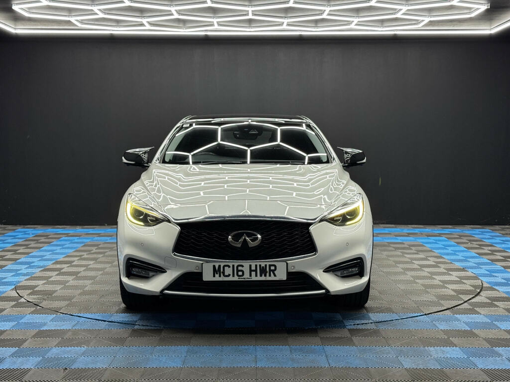 Infiniti Q30 2.2D Premium Dct Euro 6 Ss White #2