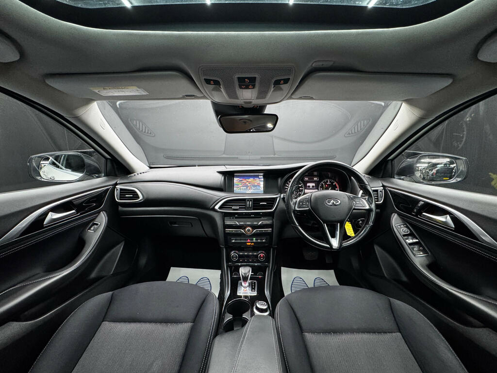 Infiniti Q30 1.5D City Black Edition 2016 Grey #17