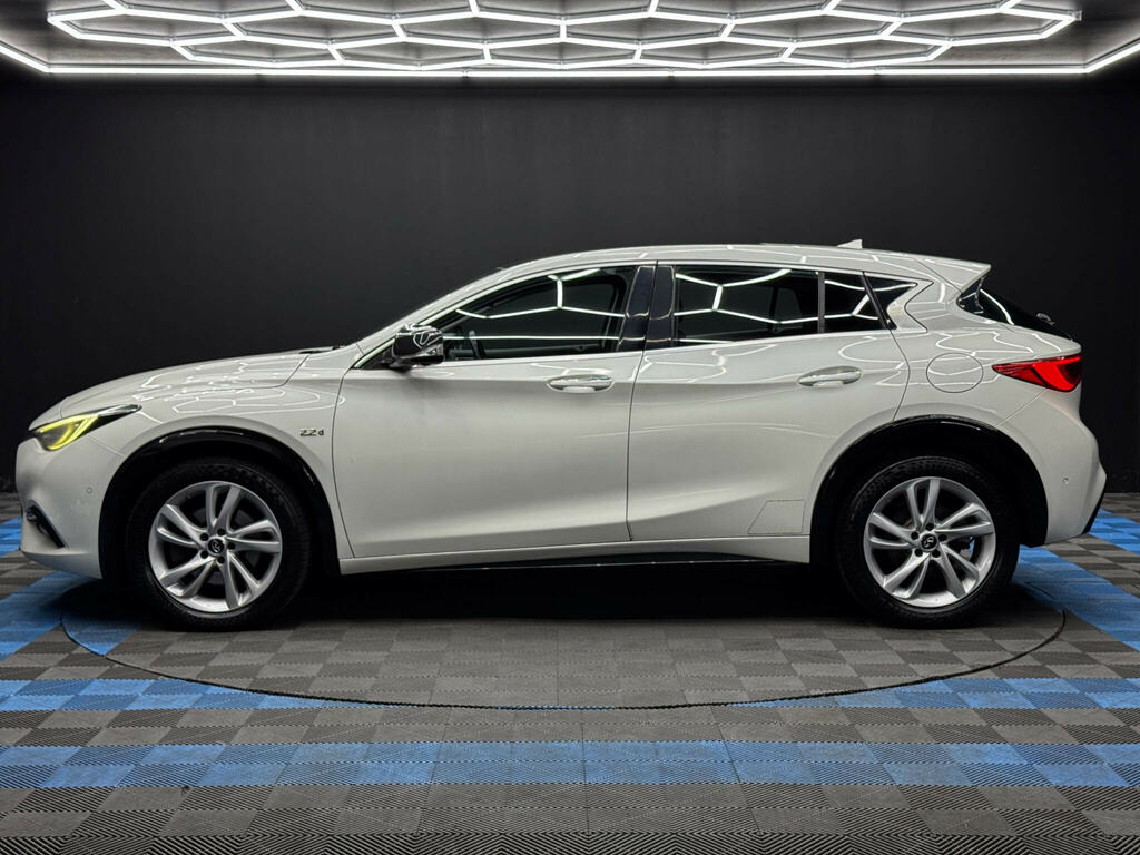 Infiniti Q30 1.5D City Black Edition 2016 Grey #8