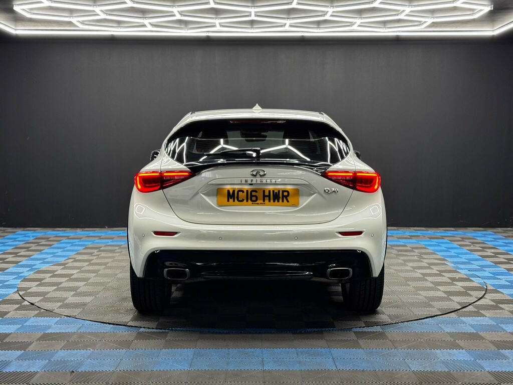 Infiniti Q30 2.2D Premium Dct Euro 6 Ss White #6