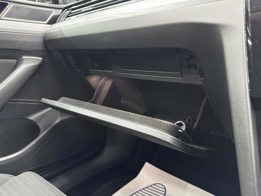 Volkswagen Passat Estate 2.0 Tdi Evo Scr R-line Dsg Silver #38