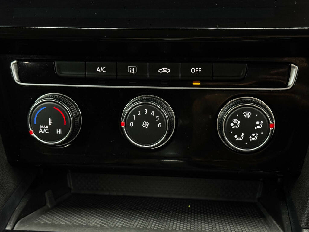 Volkswagen Passat Estate 2.0 Tdi Evo Scr R-line Dsg Silver #28