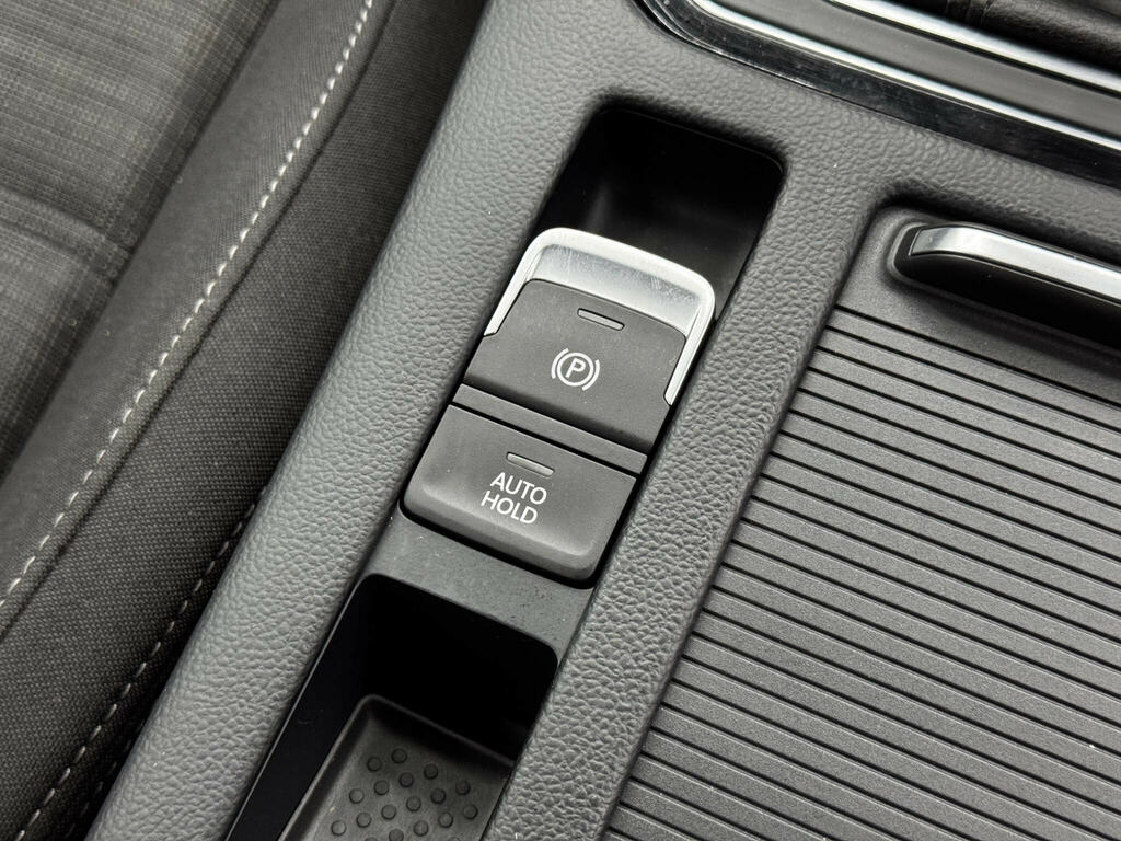 Volkswagen Passat Estate 2.0 Tdi Evo Scr R-line Dsg Silver #24