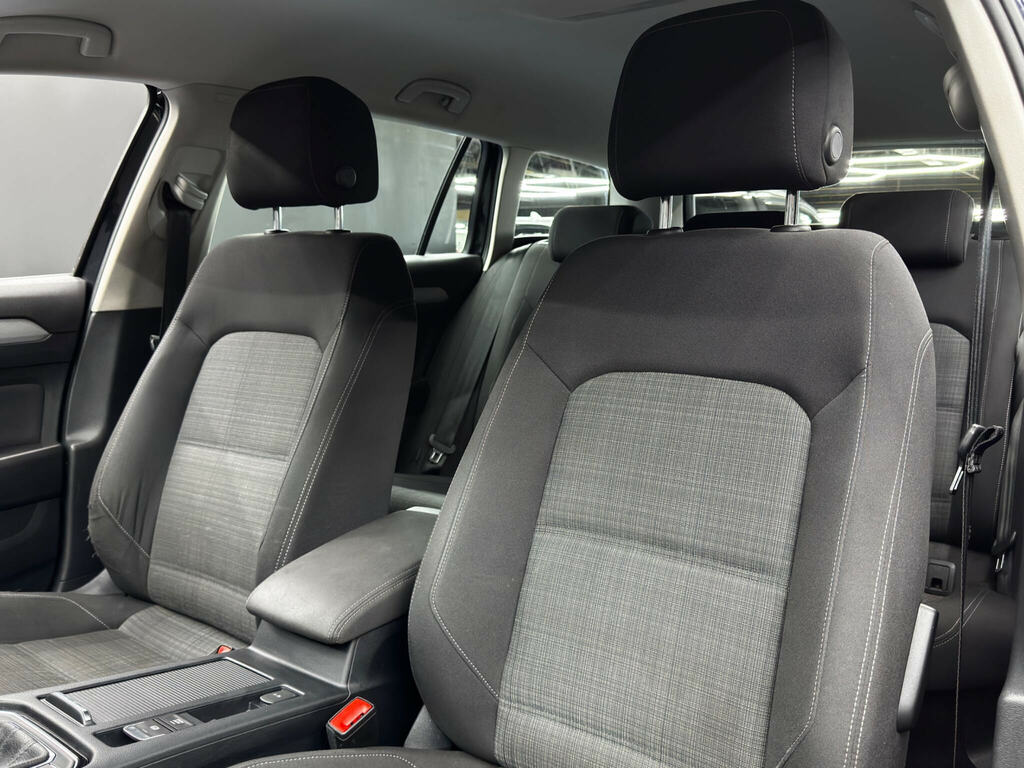 Volkswagen Passat Estate 2.0 Tdi Evo Scr R-line Dsg Silver #13