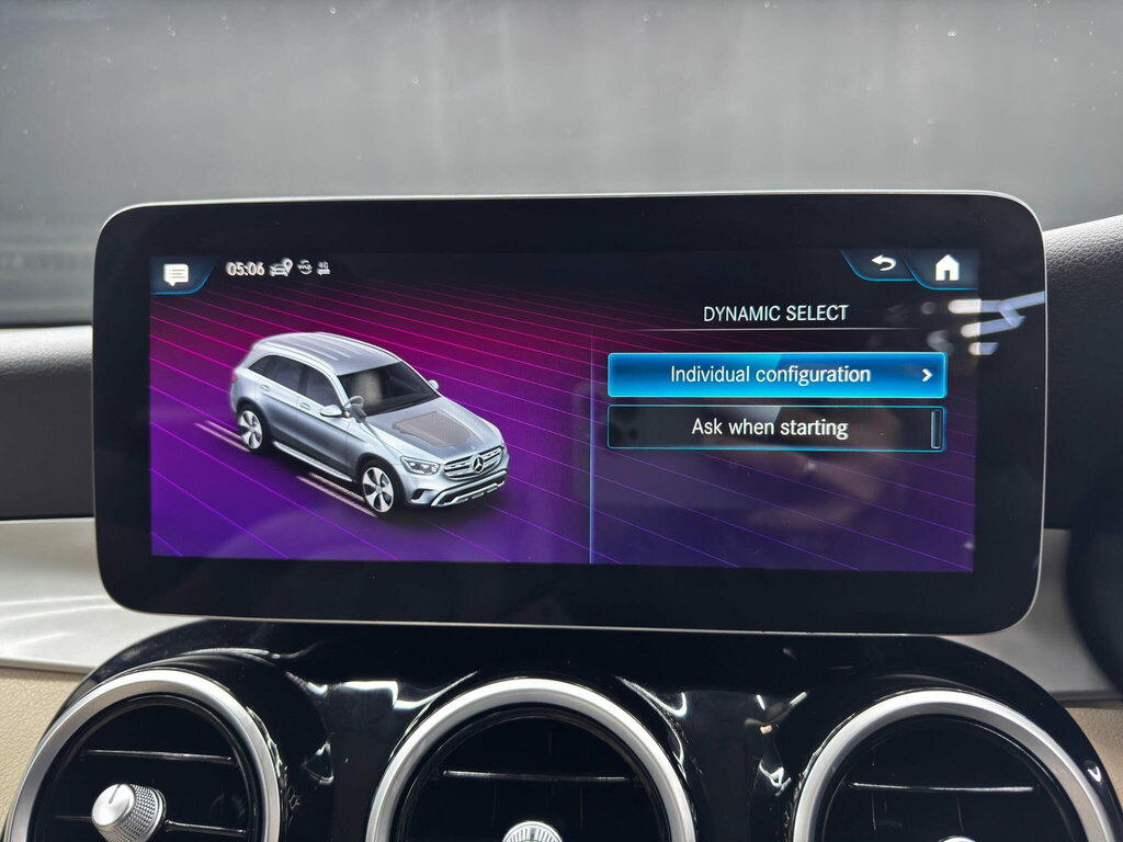 Mercedes-Benz GLC Class 2.0 Glc300 Mhev Amg Line Suv G Tronic P Silver #31