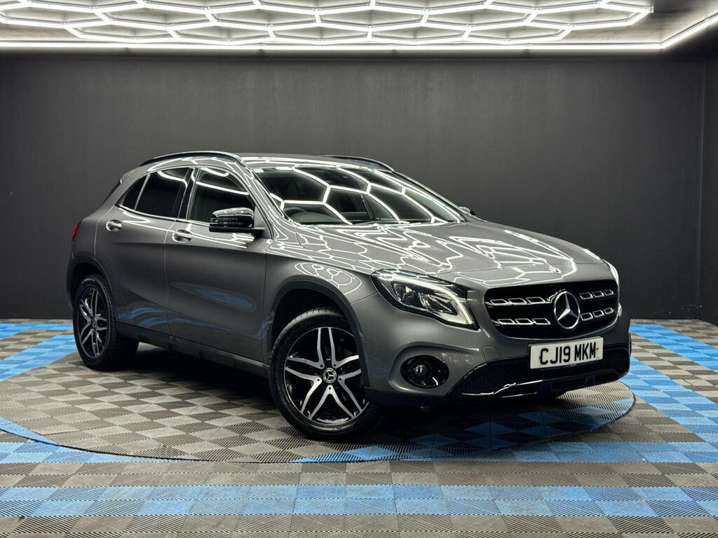 Mercedes-Benz GLA Class 1.6 Gla180 Urban Edition 7G-dct Euro 6 Ss Grey