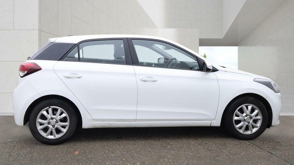 Hyundai I20 1.2 Mpi Se 83 Bhp White #7