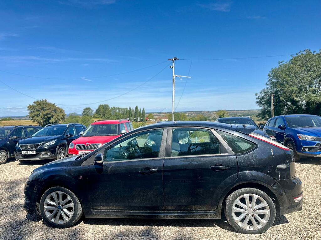 Ford Focus Zetec Hatchback 161 Gkm, 99 Bh Red #5
