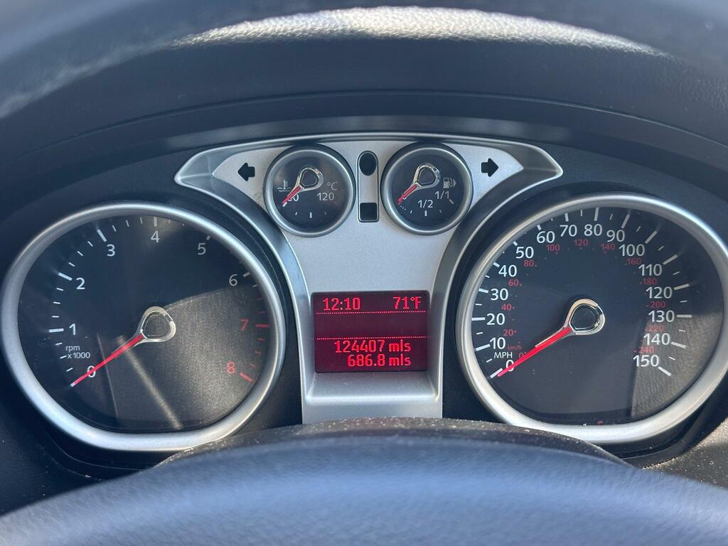Ford Focus Zetec Hatchback 161 Gkm, 99 Bh Red #11