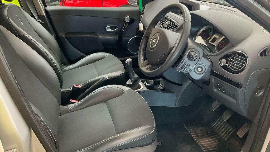 Renault Clio 1.2 I-music Euro 5 Red #11
