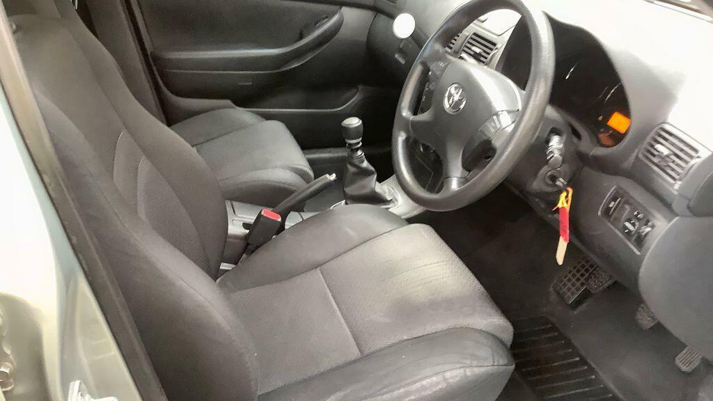 Toyota Avensis D-4d Tr Black #10