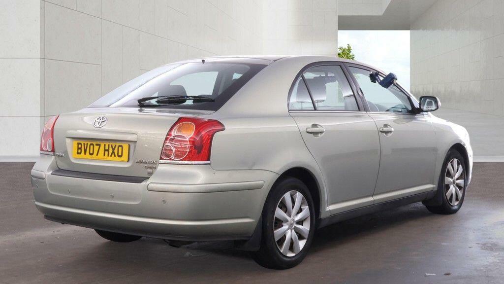 Toyota Avensis 2.0 D-4d Colour Collection Silver #5