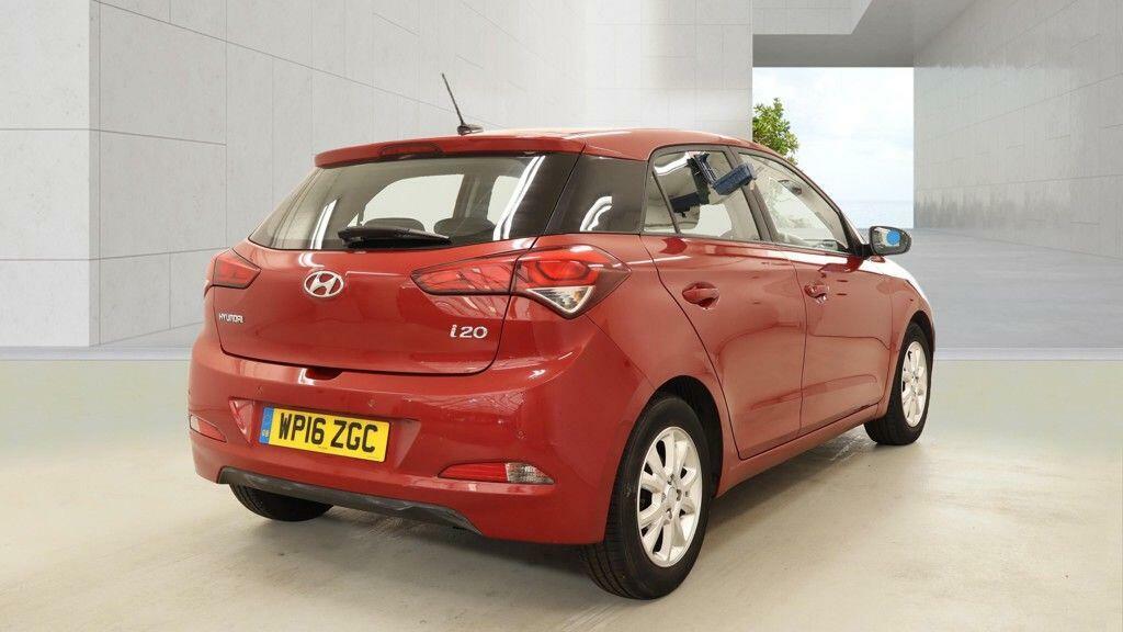Hyundai I20 1.2 Blue Drive Se Euro 6 Ss Red #4