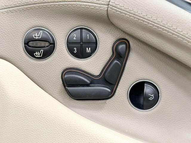 Mercedes-Benz SL Class 5.0 Sl500 2D... #15