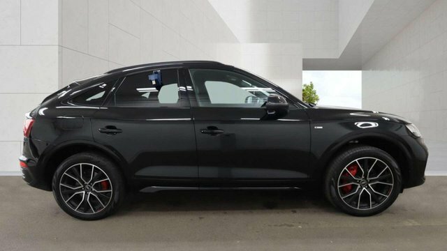 Audi Q5 2023 2.0 Tfsie 50 Edition 1 Sportback P Black #5