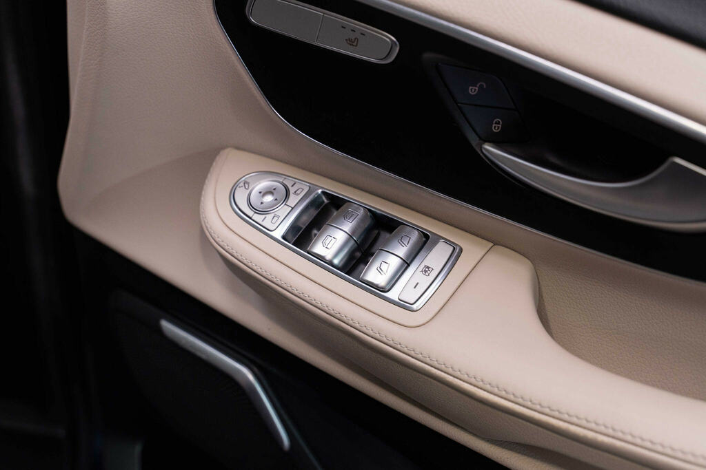 Mercedes-Benz V Class V300 D Amg Line 9G-tronic Extra Long Silver #37