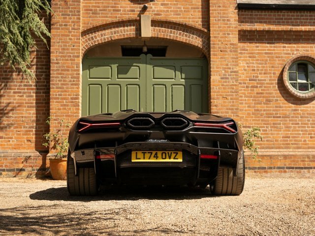Lamborghini Revuelto V12 Hybrid  #8