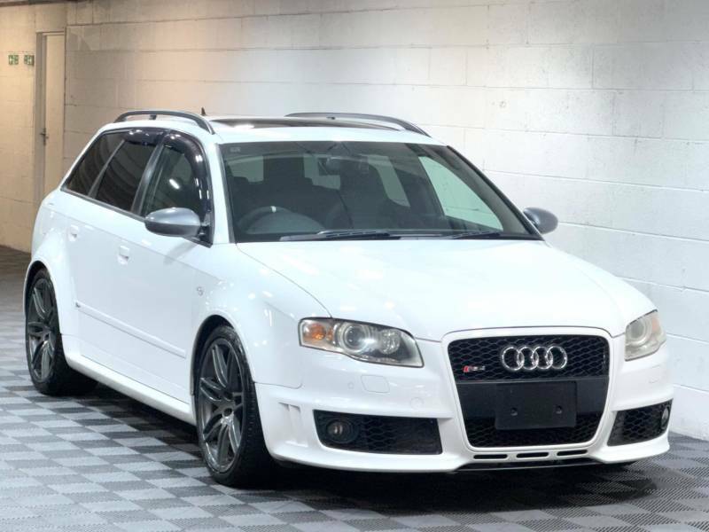 Audi RS4 Avant 4.2 Estate Quattro 326 Gkm, 41 WUA187 White