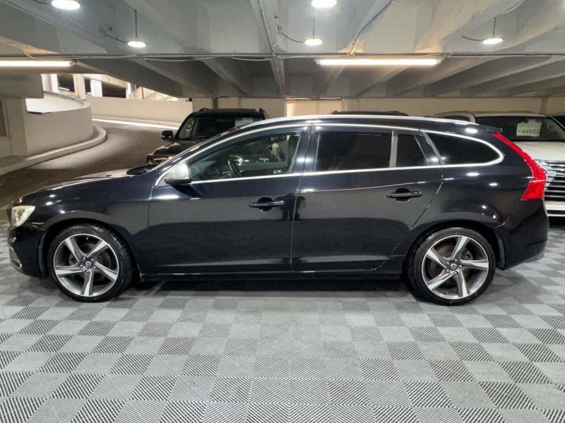 Volvo V60 2.0 T4 R-design Lux Nav Estate Eur YV1657 Black #2