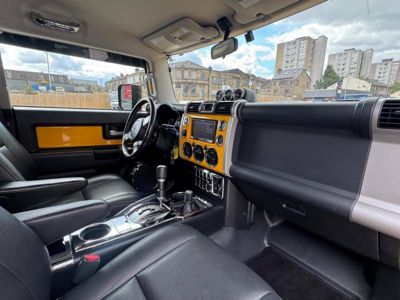 Toyota FJ Cruiser 4.0 L 4.0 V6 4X4 Right Hand Drive Black #9