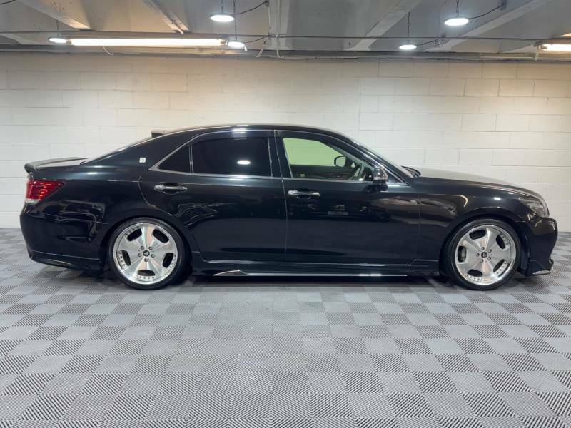 Toyota Crown Hybrid Royal Saloon Black Style 2.5 V6 - 2014 64 Black #5