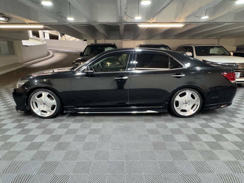 Toyota Crown Hybrid Royal Saloon Black Style 2.5 V6 - 2014 64 Black #2