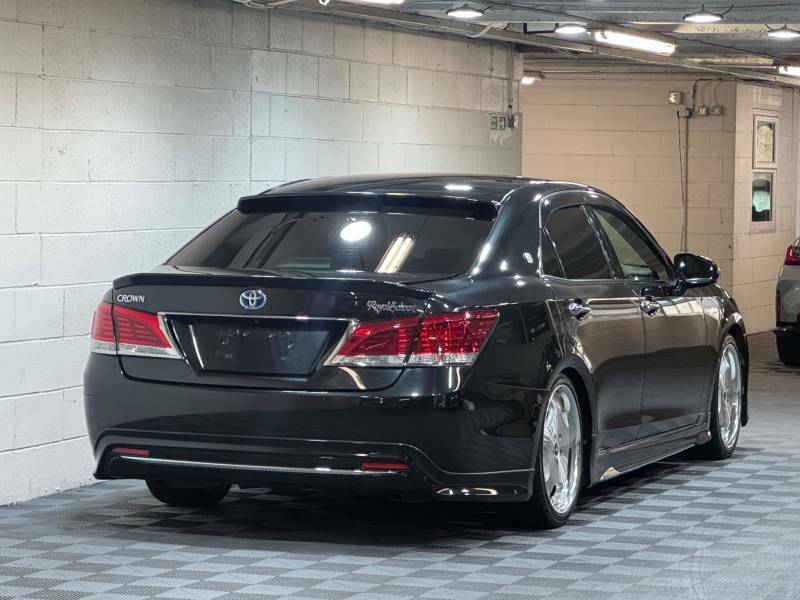 Toyota Crown Hybrid Royal Saloon Black Style 2.5 V6 - 2014 64 Black #4