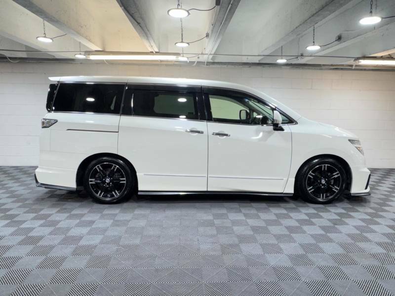 Nissan Elgrand 3.5 V6 4Wd 350 Highway Star Nismo Kit White #5