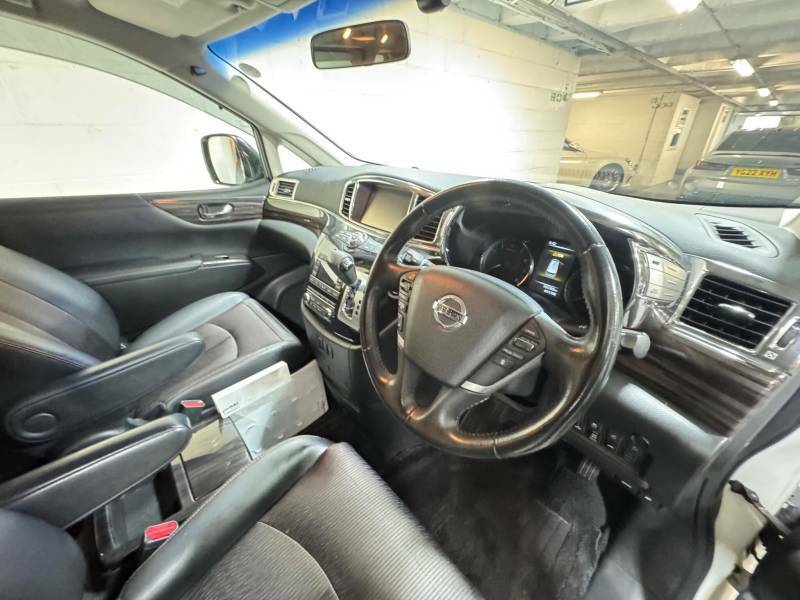 Nissan Elgrand Mpv 2.5 cc 201666 White #9