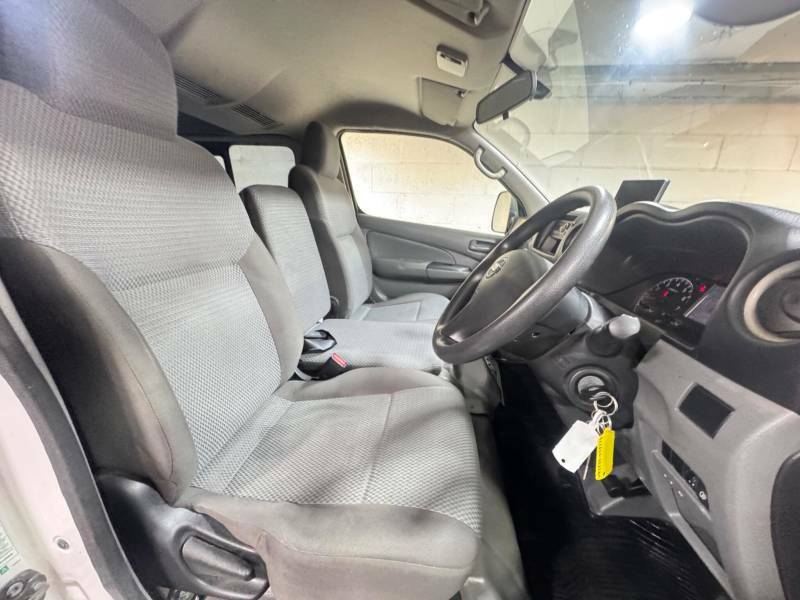 Nissan NV300 Crew Cab Lwb  #7