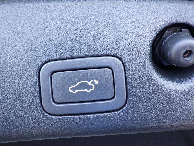 Jaguar XJ 2010 3.0D V6 Portfolio Saloon Euro Silver #9