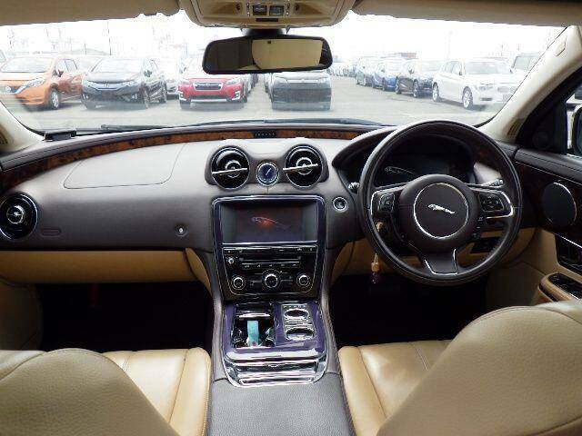 Jaguar XJ 5.0 V8 Premium Luxury Saloon Euro Black #5