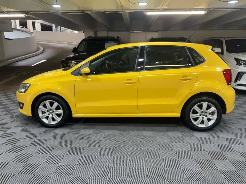 Volkswagen Polo 1.2 Tsi Bluemotion Tech Sel Hatchback D Yellow #2
