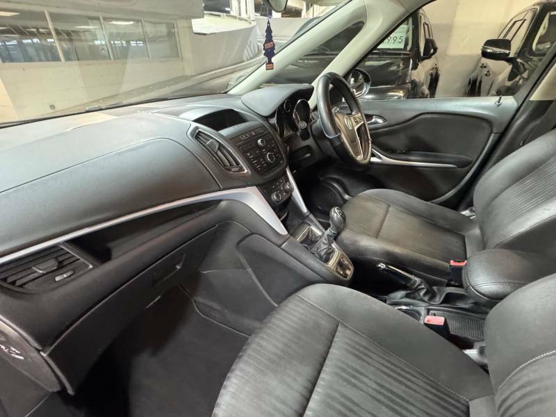 Vauxhall Zafira Tourer Tourer 1.8 16V Exclusiv Euro 5 Silver #10