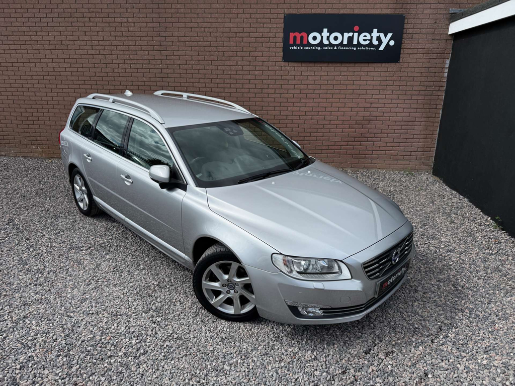 Volvo V70 Se Luxury D4 Silver #4