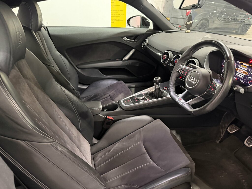 Audi TT 1.8 Tfsi Black Edition Roadster White #7