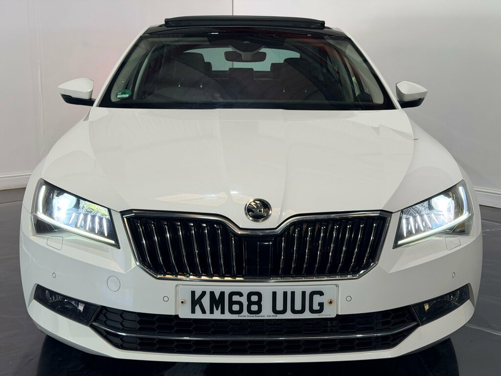 Skoda Superb 2.0 Tsi Laurin Klement Hatchback Dsg White #2