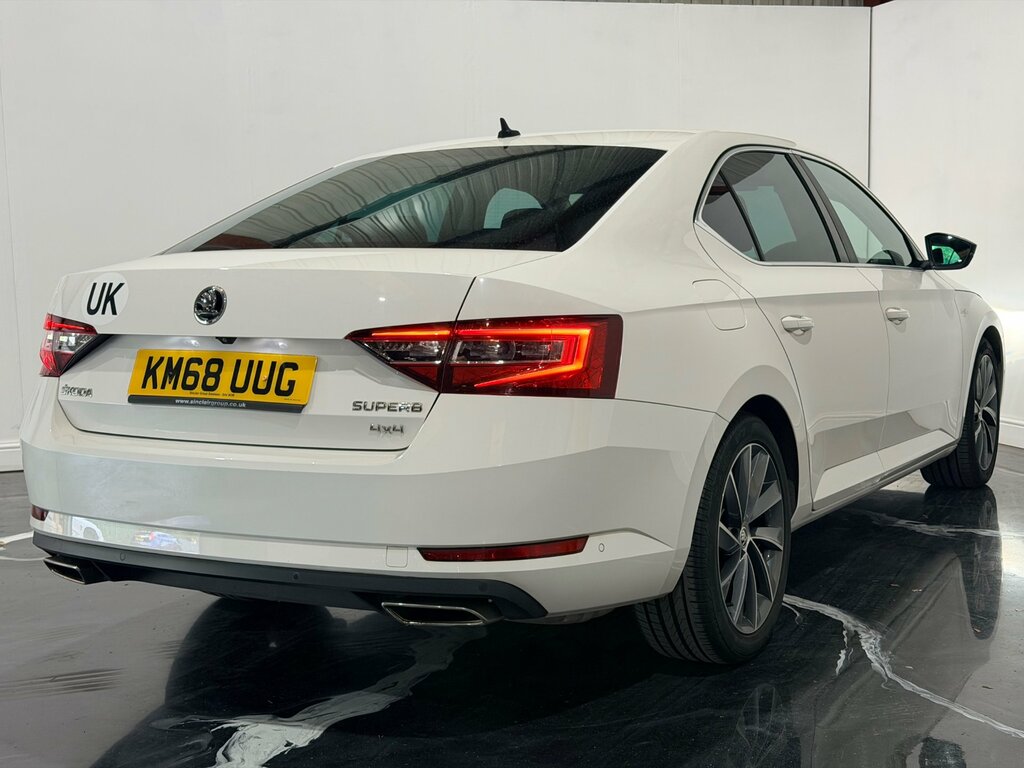 Skoda Superb 2.0 Tsi Laurin Klement Hatchback Dsg White #4