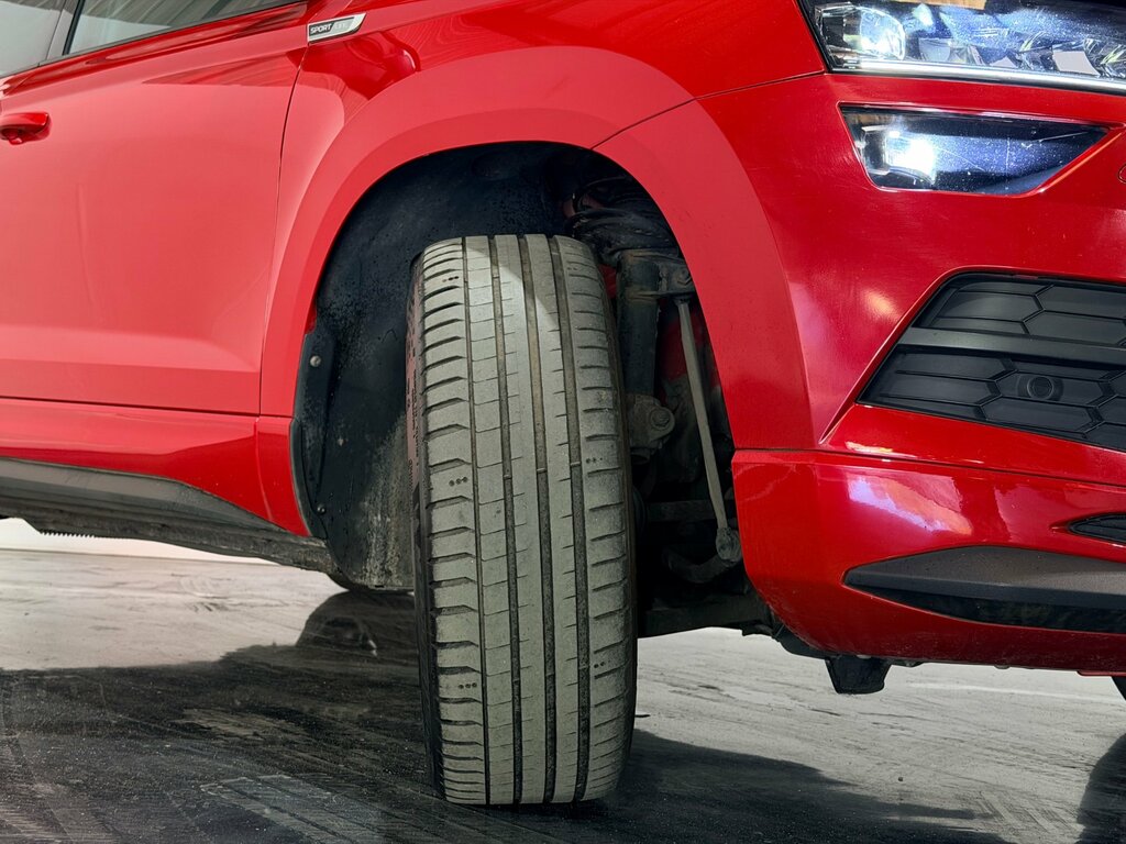 Skoda Karoq 1.5 Tsi Act Sportline Suv Dsg 4Wd Euro VK19SLV Red #5