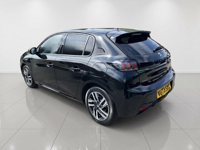 Peugeot 208 Puretech Allure Premium Black #5