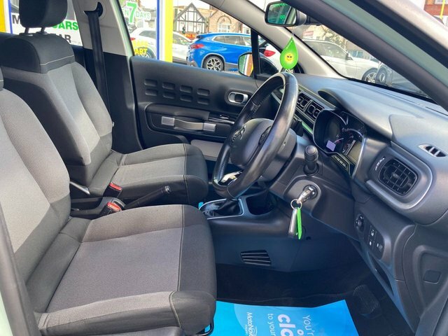 Citroen C3 Puretech Flair Hatchback Green